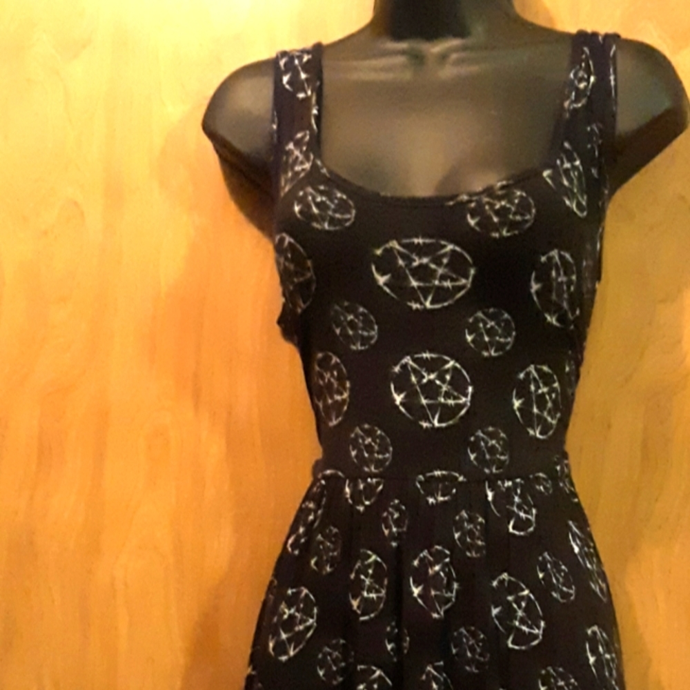 Teenage Runaway Barbed wire PENTAGRAM Dress Hot Topic Gothic Y2K L